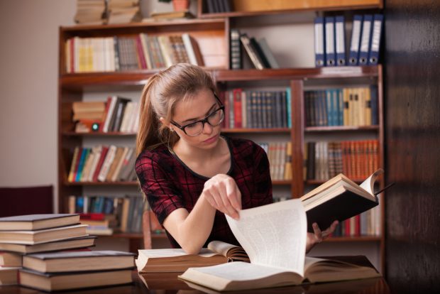 Schița – specie a genului epic. Trăsături, definiție și autori de schițe din literatura română