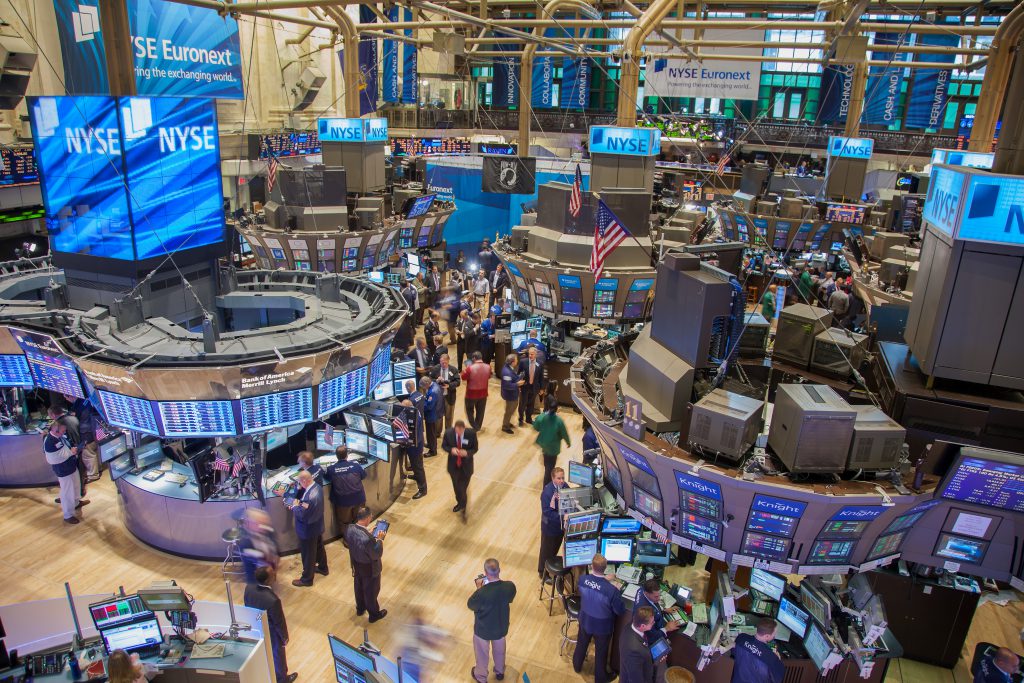 Revoltă pe Wall Street. Micii investitori amatori au provocat pagube de 5 miliarde de dolari unor fonduri speculative