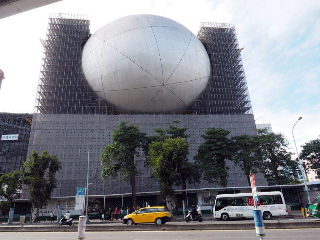 FOTO | Clădirile care vor defini tendințele arhitecturale în 2021: Structuri futuriste și construcții ecologice