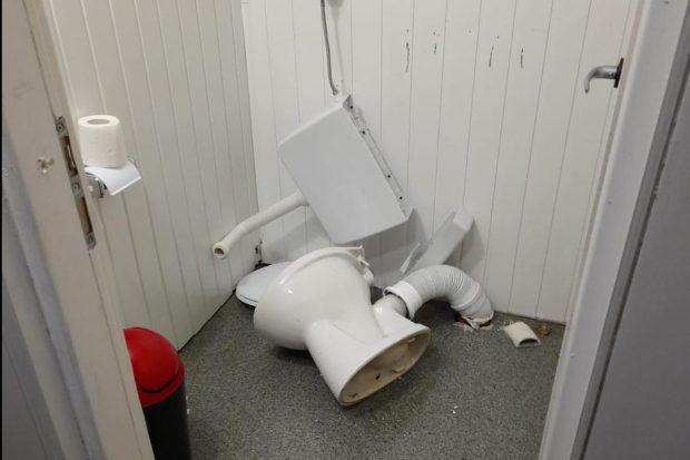 Vandalism pe pârtia Kalinderu. Administrator: „Era mai bine să-i trimitem în pădure”