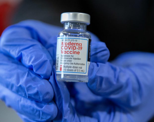 De la 1 februarie, începe administrarea vaccinului Moderna în România