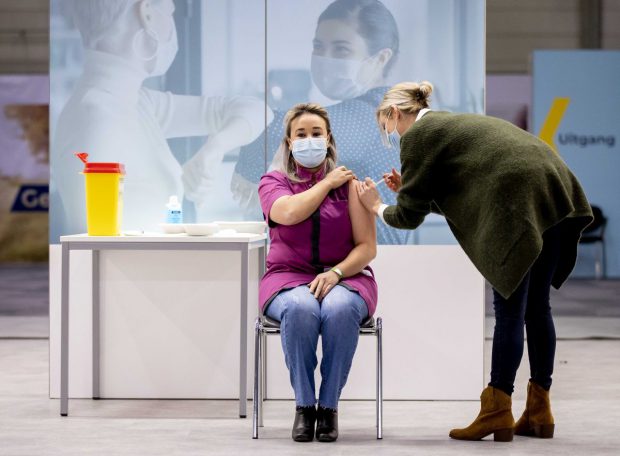 Danemarca și Italia, cele mai eficiente țări UE în materie de vaccinare COVID. Franța și Belgia, pe ultimele locuri. Cum stă România