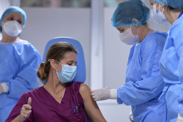 Germania recomandă oficial ca vaccinul AstraZeneca să fie administrat doar persoanelor sub 65 de ani