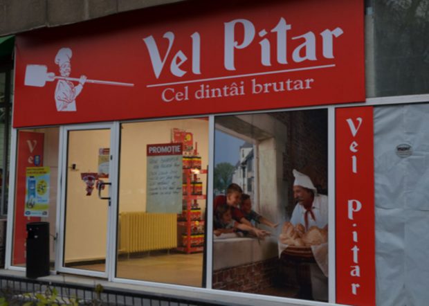 Pagina de media a descoperit că Asociația Prețuiește Calitatea, care a plătit difuzarea spotului publicitar mincinos, are sediul în clădirea deținută de Vel Pitar