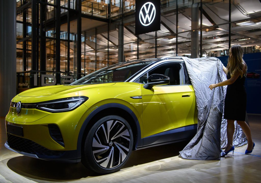 Ford atacă Tesla prin modelul electric Mustang Mach-E. Iconica mașină sport devine un SUV