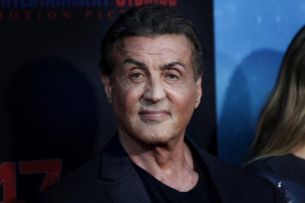 Bandă de falsificatori care folosea un pașaport fals cu poza lui Sylvester Stallone, arestată în Bulgaria