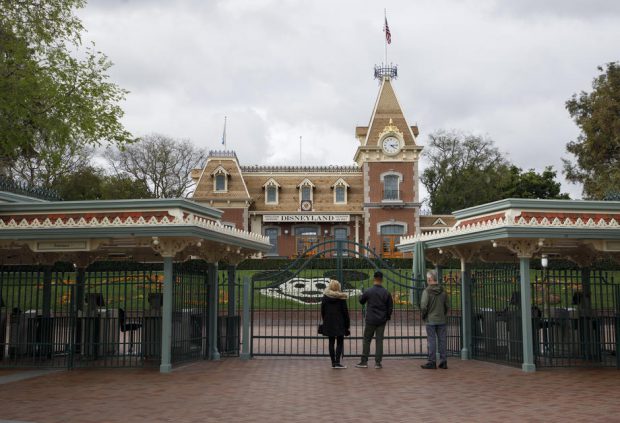 Disneyland devine primul centru uriaș pentru vaccinarea anti-COVID-19 într-un oraș din California