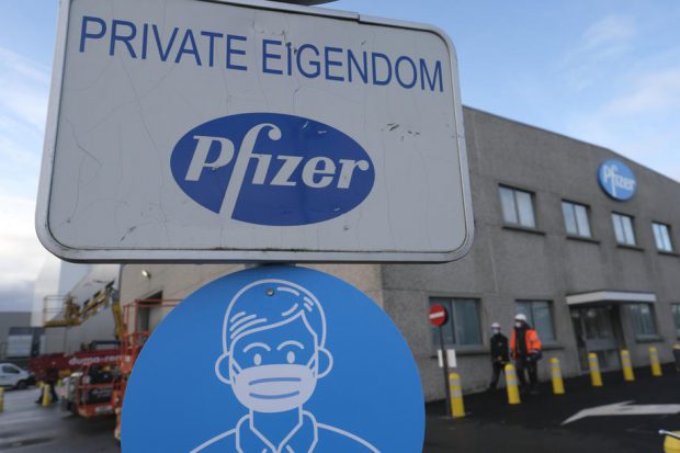 Compania farmaceutică Pfizer face concedieri în Belgia şi urmează să transfere o parte din activităţi în România