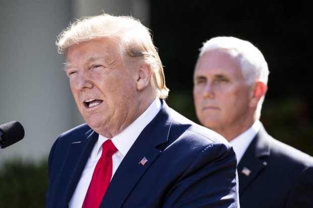 Vicepreşedintele Mike Pence a refuzat să invoce cel de-al 25-lea amendament al Constituţiei pentru a-l demite de Donald Trump