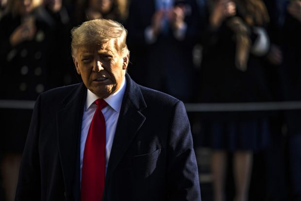 Donald Trump riscă o amendă de 12 milioane de dolari, după ce hotelul său din Chicago a încălcat legea privind protecţia mediului timp de 3 ani