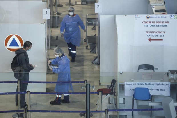Toți românii peste 11 ani care merg în Franța au nevoie de un test PCR negativ. Anunțul MAE