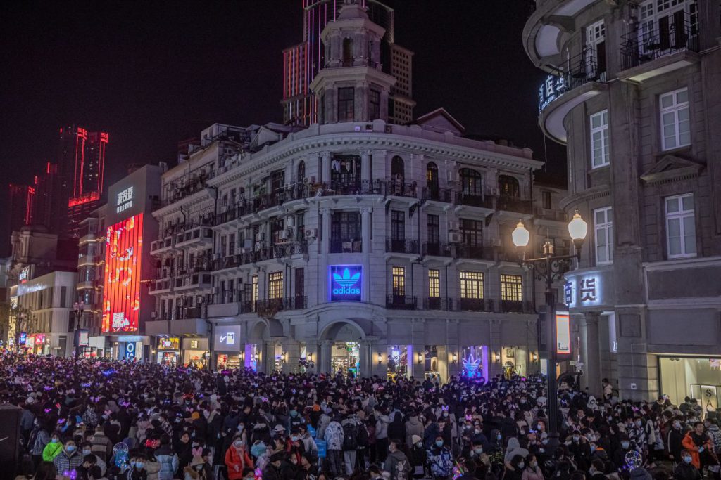 FOTO | La un an după lockdown, orașul Wuhan mai are încă traume, dar se bucură de o normalitate pe care Europa poate doar să o invidieze