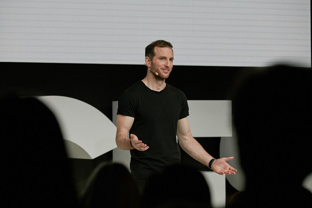 Jeff Bezos și Michael Bloomberg, printre cei mai mari donatori americani din 2020. Elon Musk, dat ca exemplu negativ