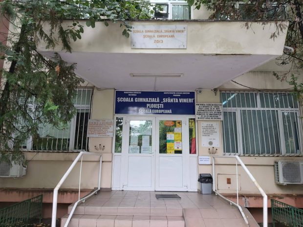 Copiii de clasa a doua din Ploiești care şi-au văzut un coleg murind în bancă primesc consiliere psihologică