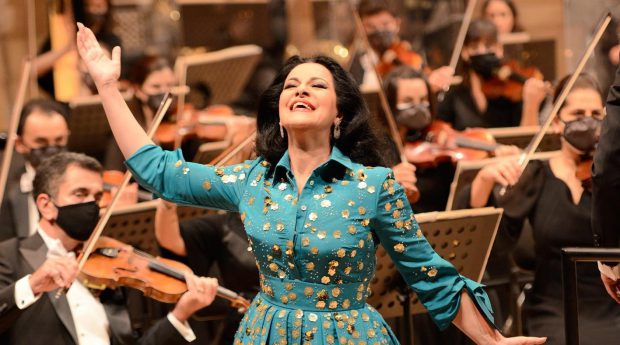 Angela Gheorghiu cântă pentru muzicienii din New York. „Nu şi-au primit salariile de un an şi se află într-o situaţie dificilă”