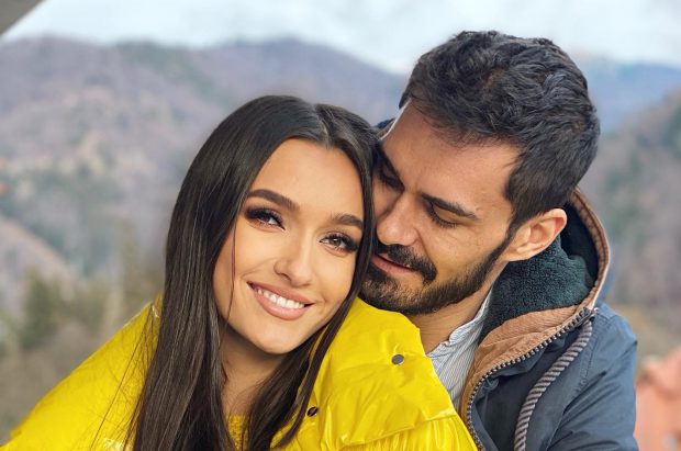 Viviana Sposub și George Burcea, mai fericiți ca niciodată. Cum s-au filmat cei doi în dormitor, de Ziua Îndrăgostiților