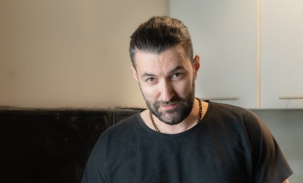 Totul despre Smiley, prezentatorul de la „Românii au talent”, sezonul 11. Artistul va deveni tată în primăvara acestui an