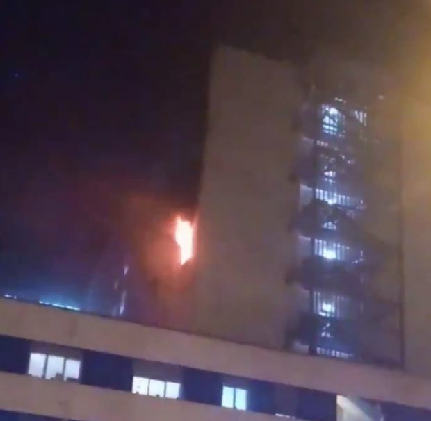 VIDEO | Un spaniol internat cu COVID-19 a incendiat salonul de spital. Motivul pentru care a recurs la acest gest