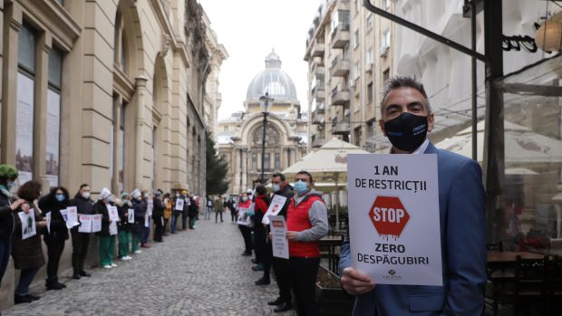 Protest HoReCa, în centrul Vechi al Capitalei: „Un an de restricții, zero despăgubiri”
