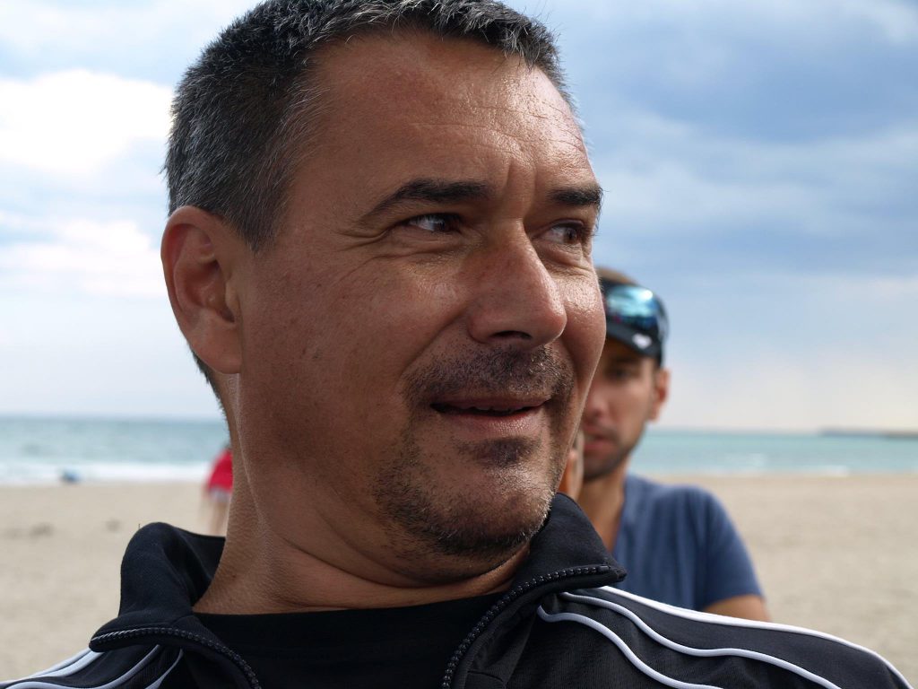 Fostul şef al Poliţiei Eforie lua șpagă doar în zilele de luni și joi. Intermediar: „Îi dădeam banii în maşină, aproape de sediul Poliţiei”