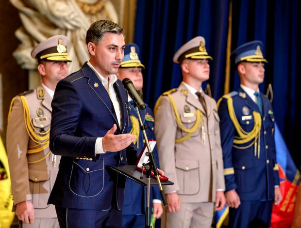 Cum arată noile uniforme ale Armatei Române