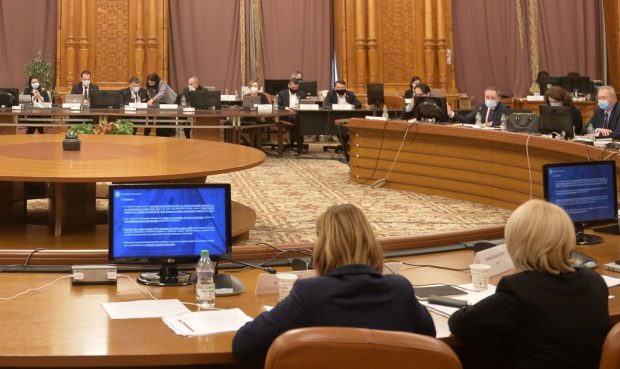 Bugetul pe 2021 a trecut de comisiile din Parlament. Marți are loc votul din plen