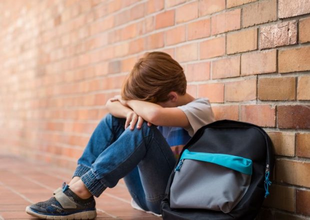 Un brăilean a violat un copil în repetate rânduri. Agresorul sexual a fost arestat preventiv