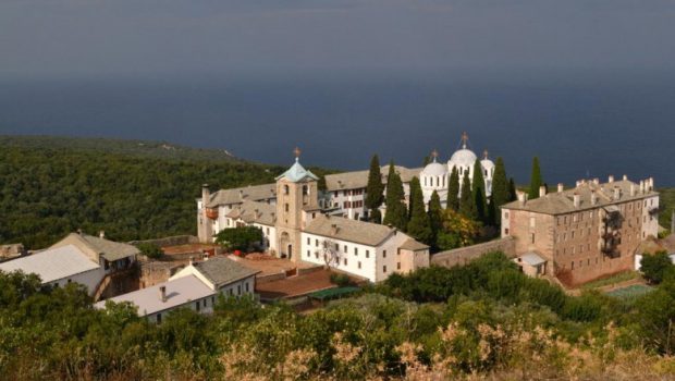 Parlamentul aprobă un milion de euro pentru schitul românesc din Muntele Athos. „E cea mai importantă ambasadă spirituală”