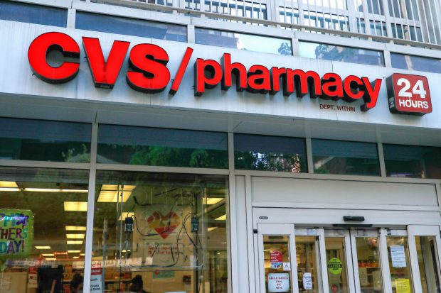 În SUA, vaccinul COVID va fi distribuit și administrat de luna aceasta inclusiv prin farmacii
