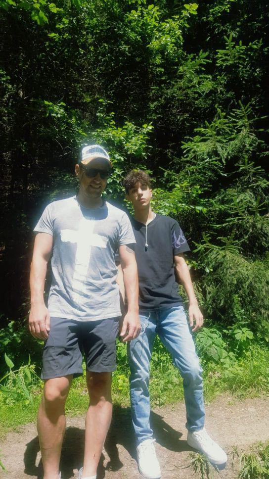Cine este băiatul lui Daniel Pavel, prezentatorul de la „Survivor România”. Antoniu are 16 ani și face liceul în Austria