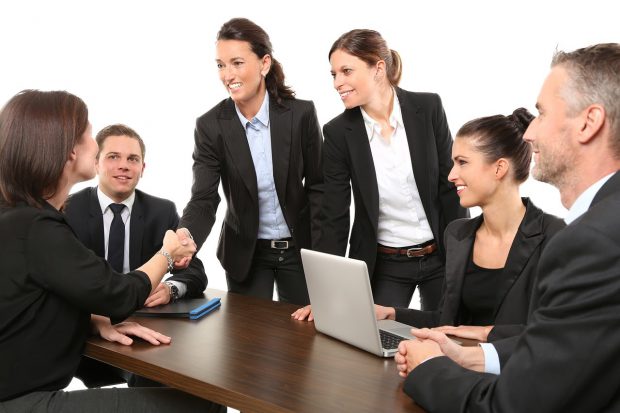 (Publicitate) Primul an de business: Externalizarea serviciilor contabile sau echipă proprie?