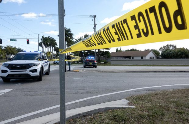 Doi agenţi FBI au fost ucişi în urma unui schimb de focuri în Florida. Şi suspectul a fost împuşcat mortal