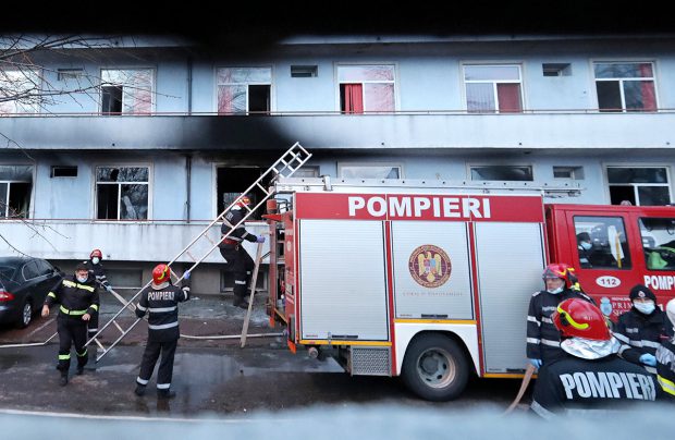 În România au murit de peste 4 ori mai mulţi oameni în două incendii decât au murit în Anglia în 4.720 de incendii