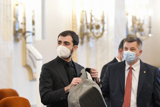 Surse: Ministerul Economiei face plângere la DNA pentru suspiciuni de fraudă la programul de granturi pentru investiții
