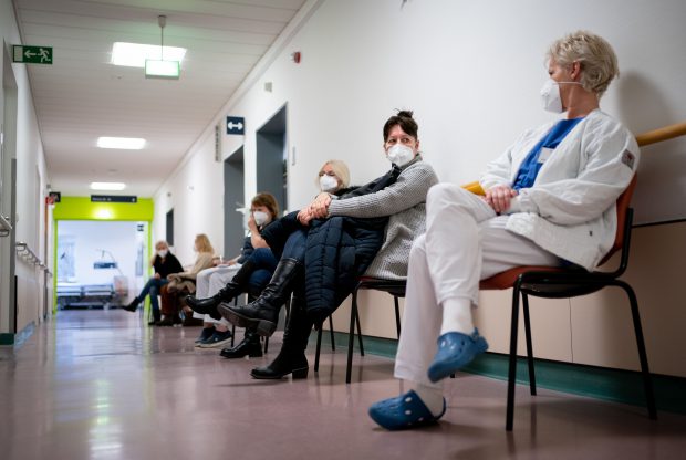 Prioritatea la vaccinare a fost încălcată în mai multe landuri din Germania. Cine s-a băgat peste rând