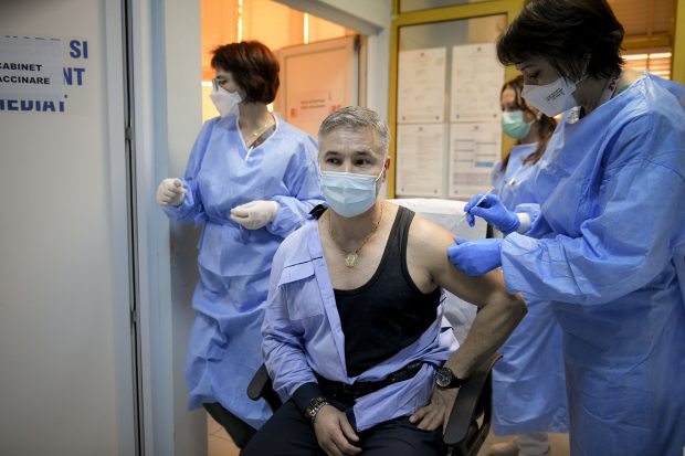 Aproape 30.000 de persoane vaccinate anti-COVID-19, în ultimele 24 de ore. Cum arată graficul imunizării
