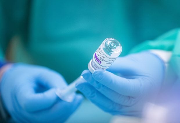 CNCAV: Femeie de 46 de ani, reacție de tip anafilactic după vaccinarea cu AstraZeneca