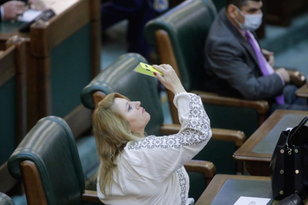 Diana Șoșoacă, prima reacție după excluderea din AUR: „Îmi pare rău că i-au trădat pe oameni!”