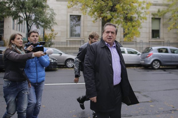 Omul de afaceri Ioan Niculae, dat în urmărire după ce a fost condamnat la închisoare, a sosit în România și urmează să fie încarcerat