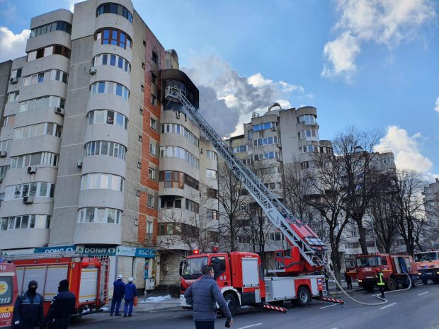 Soțul femeii care a murit în incendiul din Constanța, despre pompieri: „Priveau cum stă acolo și țipă. Fumul ieșea din spatele ei îngrozitor și și-a dat drumul”