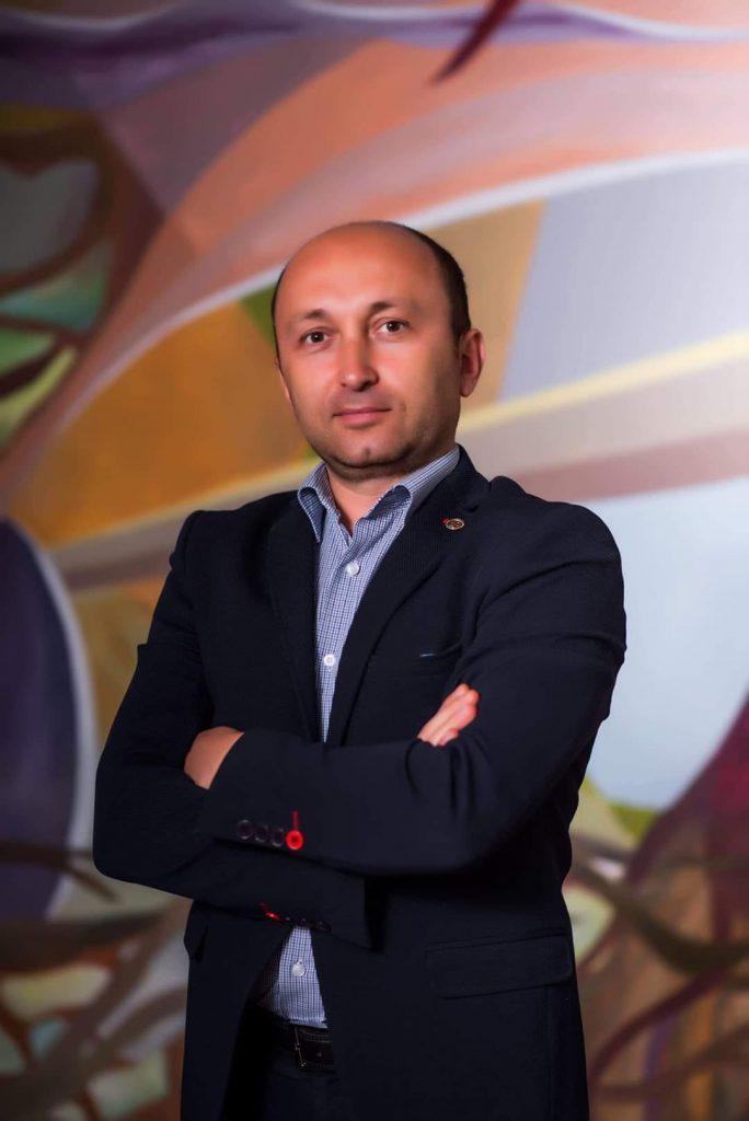 Ionel Diaconu, învățător în Bacău. Foto: Facebook