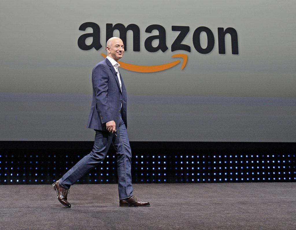 Jeff Bezos și Michael Bloomberg, printre cei mai mari donatori americani din 2020. Elon Musk, dat ca exemplu negativ