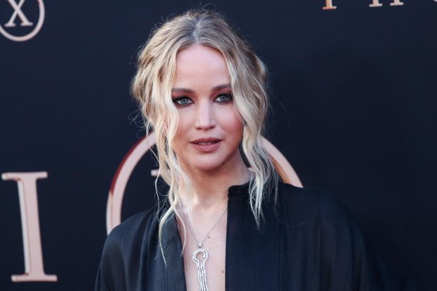 Actriţa Jennifer Lawrence, rănită pe platoul de filmare, în urma unei explozii. Filmările au fost suspendate