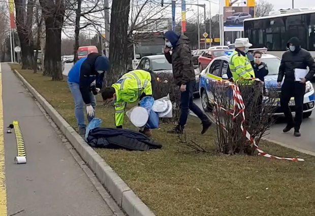 Doi agenți dați afară din Poliție au continuat să ia șpagă și să de amenzi, în București, până au strâns 20.000 € și au fost prinși