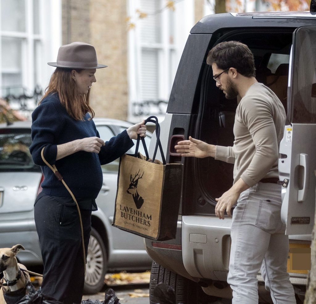 Kit Harington şi Leslie Rose, cunoscuții actori din „Game of Thrones”, au devenit părinți