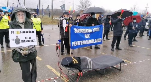 Penitenciar din România în care paza se asigură și cu deținuți, din lipsă de personal. Sindicalist: ”Am ajuns la limită”