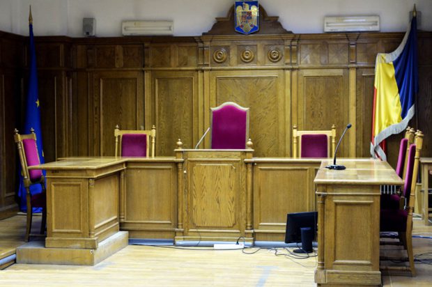 Penurie de judecători la instanțele din județul Suceava. La Fălticeni, singurul judecător definitiv urmează să se pensioneze