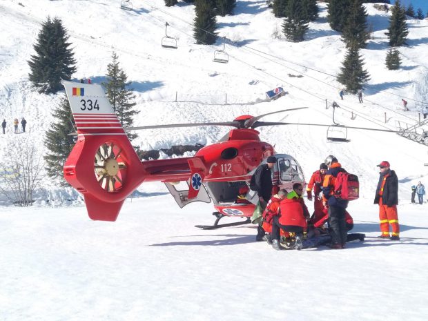 Un copil de 6 ani a căzut din telescaun, la Sinaia. A fost chemat elicopterul SMURD