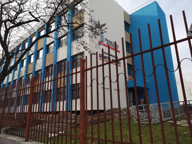 Cursuri suspendate din cauza COVID-19. Două unităţi de învăţământ din Bucureşti trec în sistem online