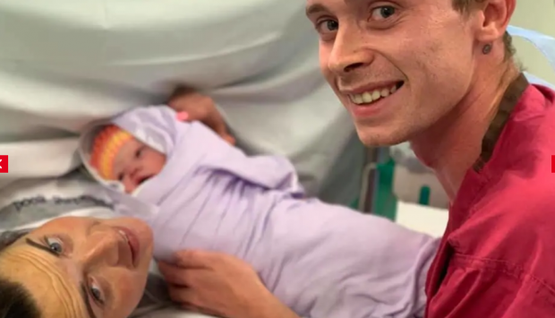 Șoc pentru o tânără din Marea Britanie, când a ajuns acasă, după naștere: iubitul o părăsise pentru viitoarea mamă soacră